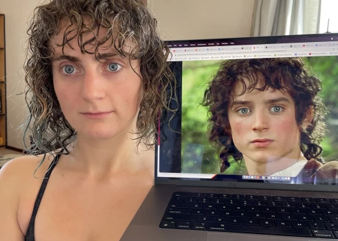 Женщине постригли челку, и теперь она стала похожа на... Фродо