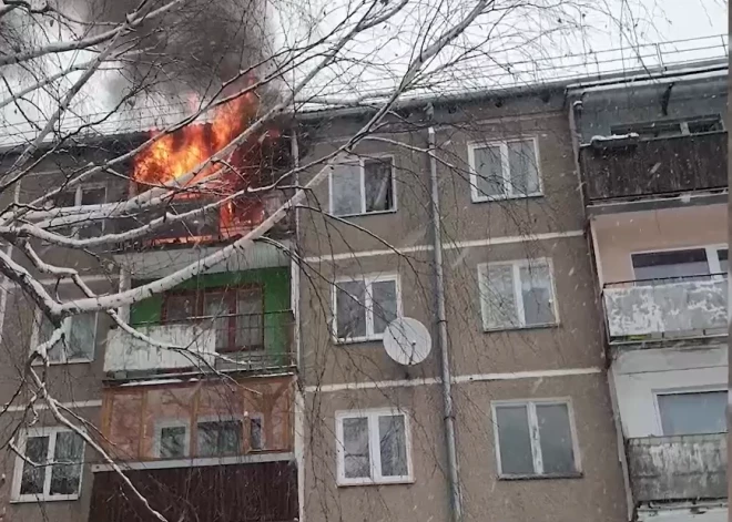 Квартиры многих жильцов серьезно пострадали: в Кенгарагсе неадекватная соседка устроила пожар в доме