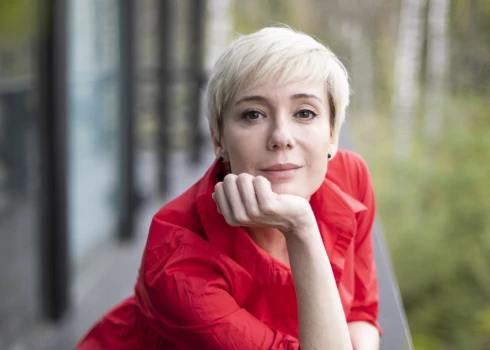 "Pašreizējā situācijā uzaicināt Jaunā Rīgas teātra trupā strādāt Krievijas aktrisi – tas Alvim varēja atspēlēties ar ļoti nopietnām sekām. Piekritīsiet, ka iemeslu tam būtu vairāk nekā diezgan," uzskata Čulpana Hamatova.