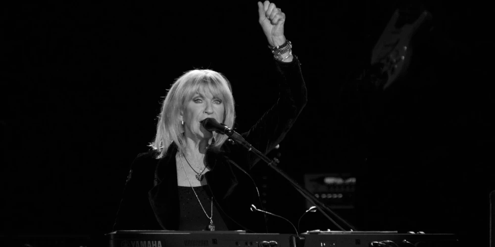 Mirusi rokgrupas "Fleetwood Mac" dziedātāja Kristīna Makvī