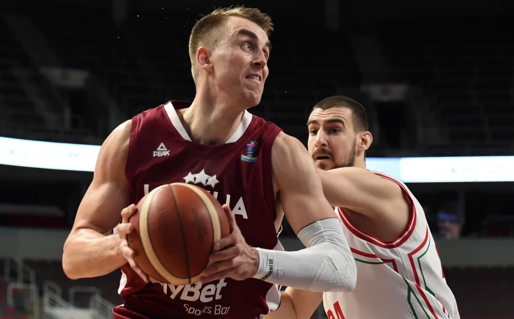 Meyer aveva 17 punti nella partita di Coppa Europa FIBA ​​​​che ha vinto;  Il primo successo di Gražulis nella Coppa Europa ULEB