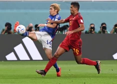 Japānas un Spānijas futbolisti iekļūst Pasaules kausa "play-off" turnīrā; Vācija dodas mājās