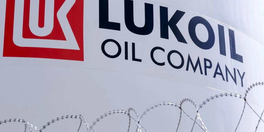 Itālija pārņem "Lukoil" piederošu naftas pārstrādes rūpnīcu
