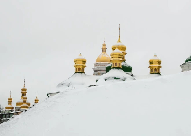 Ukrainā veic kratīšanu Maskavas patriarhāta dievnamos un klosteros