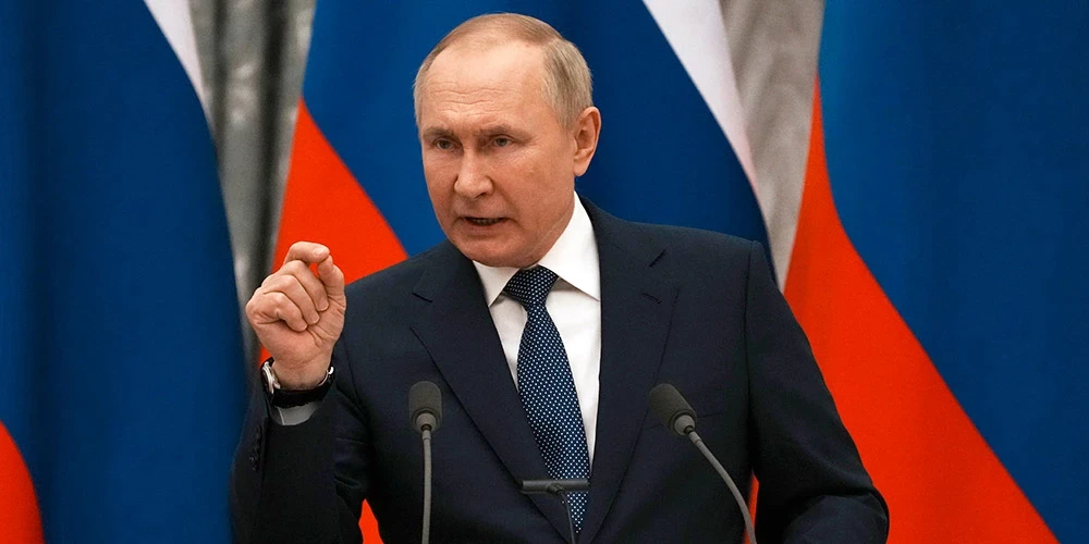 Putins joprojām atriebjas par Krimas tiltu. Par ko runāja Kremļa diktators ar Šolcu?