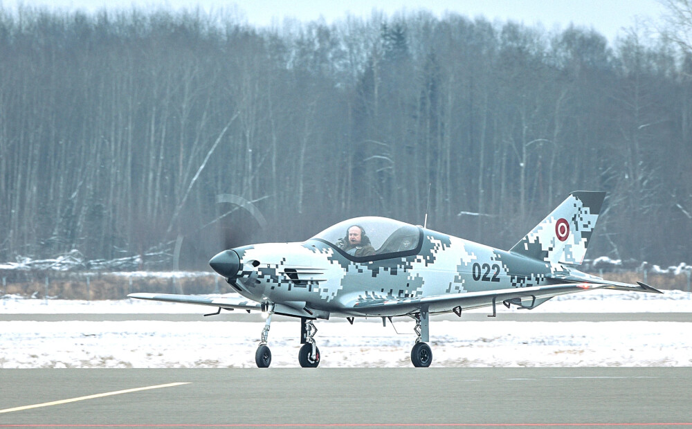 FOTO: Latvijā atdzimst aviācija! Gaisa spēki saņem pirmās pašmāju ražotās lidmašīnas 