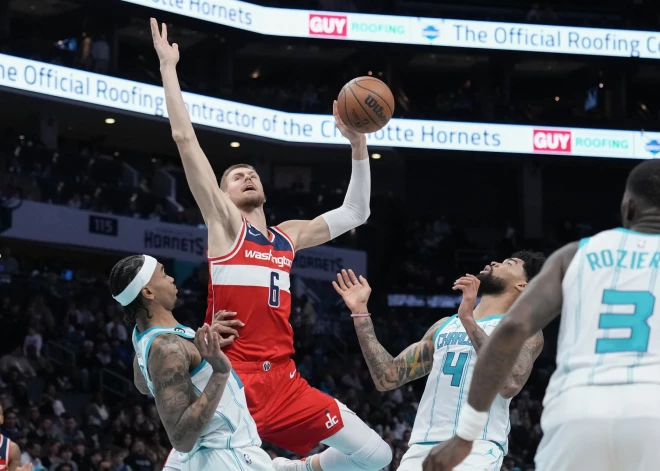 Porziņģim NBA 21 punkts un 11 atlēkušās bumbas "Wizards" zaudējumā