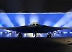 ВИДЕО: США впервые за 30 лет представили новый стратегический бомбардировщик