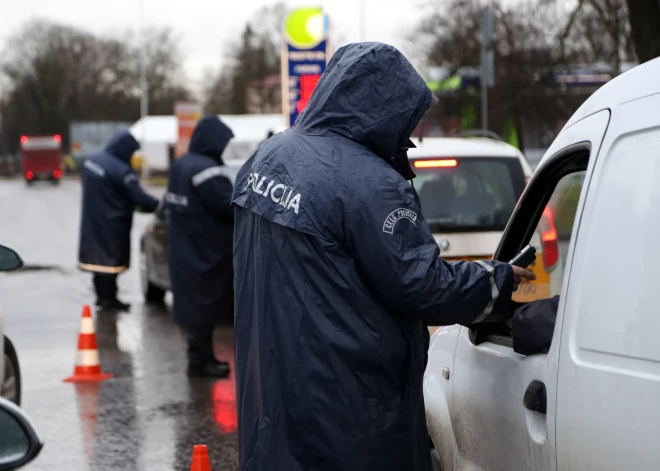 Sestdien policija pieķērusi 24 dzērājšoferus