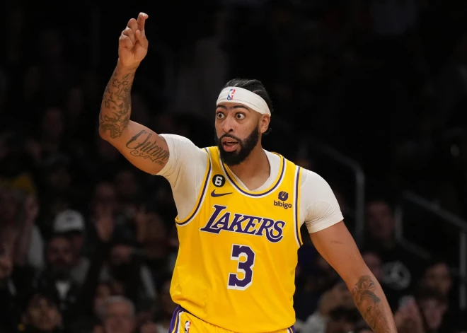 Deiviss un Durents nosaukti par NBA aizvadītās nedēļas labākajiem spēlētājiem