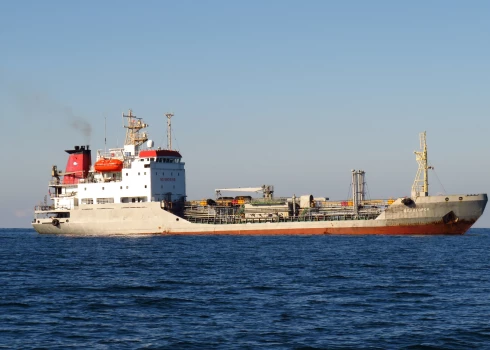   Десятки танкеров застряли у берегов Турции после введения потолка цен на российскую нефть