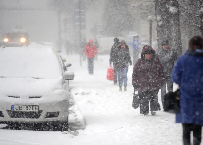 Объявлено оранжевое предупреждение о сильном снегопаде в западных и центральных районах