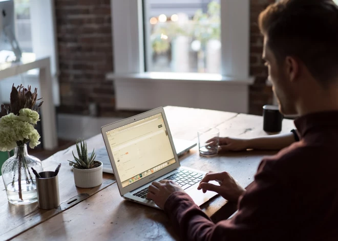 Sešas biznesa idejas, kas ļauj pelnīt internetā bez lieliem ieguldījumiem