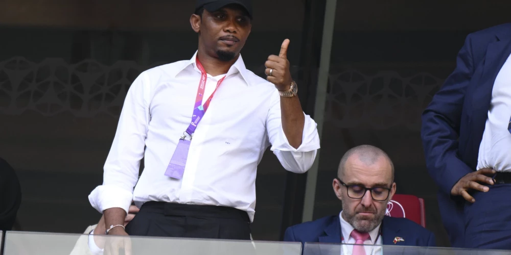 Samuels Eto’o neiztur apvainojumus: futbola leģenda un Kamerūnas federācijas prezidents Katarā atspārda vlogeri