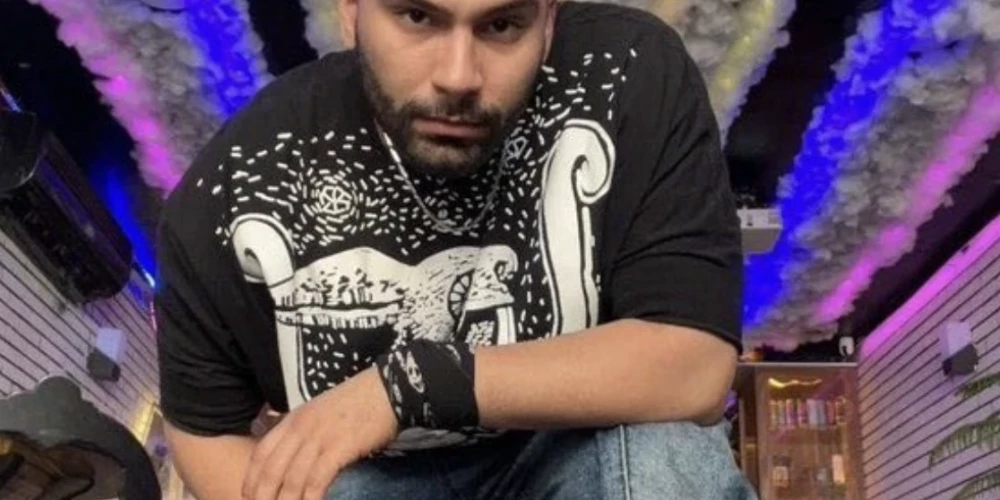 Mohsens Šekari tika pakārts ceturtdienas rītā pēc tam, kad Revolucionārā tiesa viņu atzina par vainīgu "naidā pret Dievu", ziņo valsts mediji. 