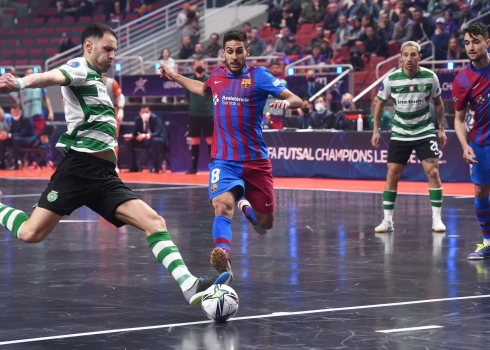 UEFA Eirokausa fināla spēle telpu futbolā "Arēnā Rīga", kur tiekas "Barca" ar Lisabonas "Sporting".