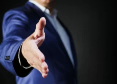 Pats sliktākais un, protams, aizliegts lobisma veids ir politiķu uzpirkšana.