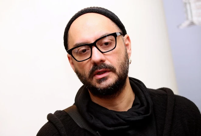 “Mums taču ilgi centās iedvest šādu virzienu – dariet, ko gribat, bet politiku neaiztieciet, neaiztieciet valsts iekārtu!" norāda režisors Kirils Serebreņņikovs.