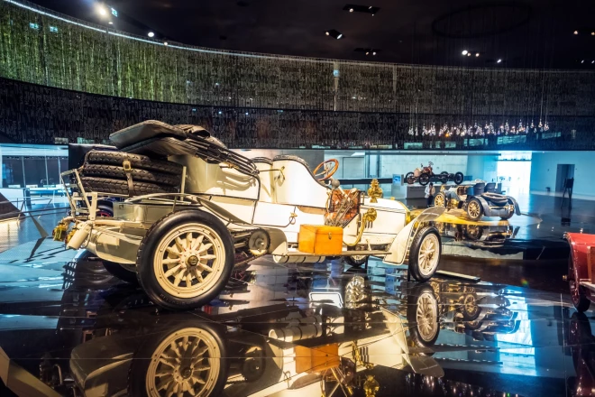 20. gadsimta sākuma glamūrs.