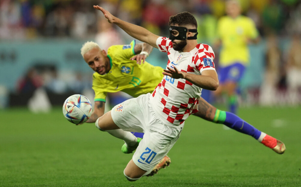 Neimars atkārto Pelē rekordu; Brazīlijas futbolisti Pasaules kausa ceturtdaļfinālā zaudē Horvātijai