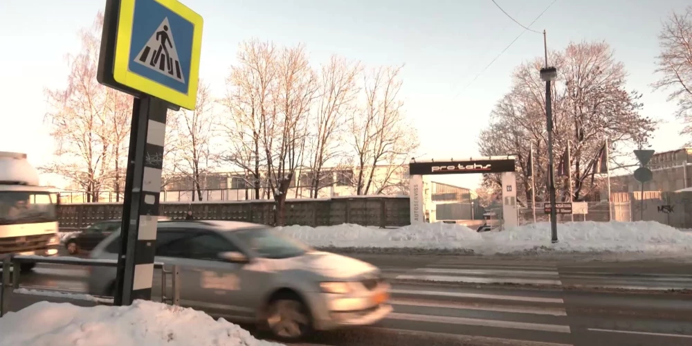 Увы, даже переходя дорогу по зебре, пешеход не может быть уверен в своей безопасности