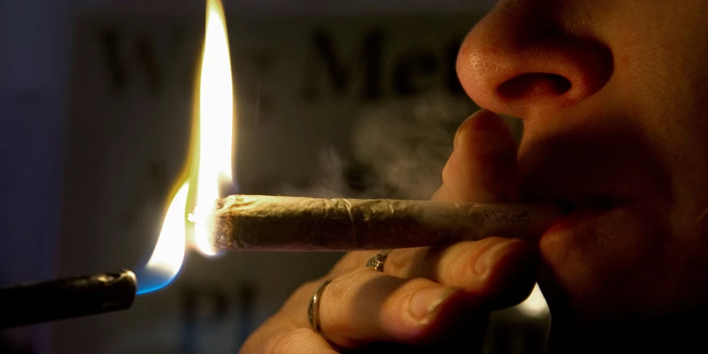 Amsterdama plāno ierobežot marihuānas smēķēšanu