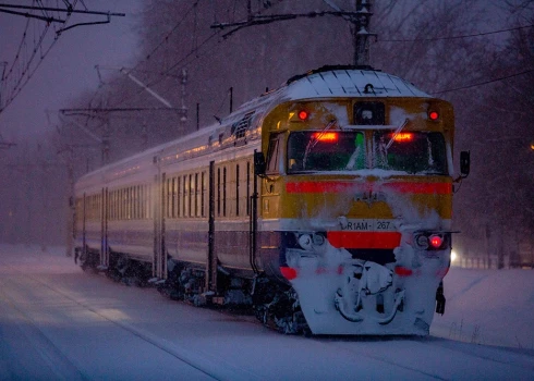 Vilciens brauc ar 35 minūšu kavējumu.