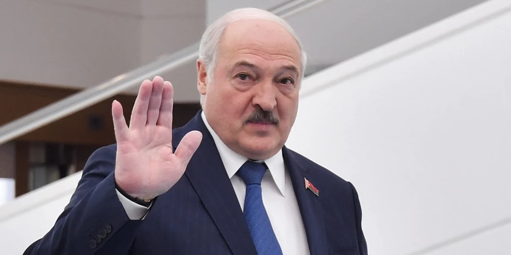Baltkrievijā par “Lukašenko aizskaršanu” tiesās Latvijas pilsoni – iesaistījusies Ārlietu ministrija