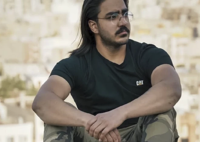 Kā viduslaikos. Irānā publiski pakārts 23 gadus vecs vīrietis saistībā ar Amini nāves izraisītajiem protestiem