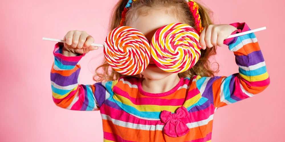 Сахар в большом количестве снижает концентрацию внимания и даже притупляет способность к обучению