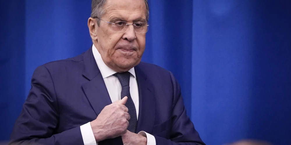 Kremlis komentējis ziņas par Lavrova atkāpšanos no amata