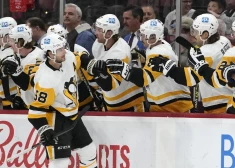 Bļugera "Penguins" izcīna septīto uzvaru pēc kārtas