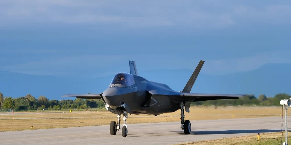 Новейший американский истребитель F-35B