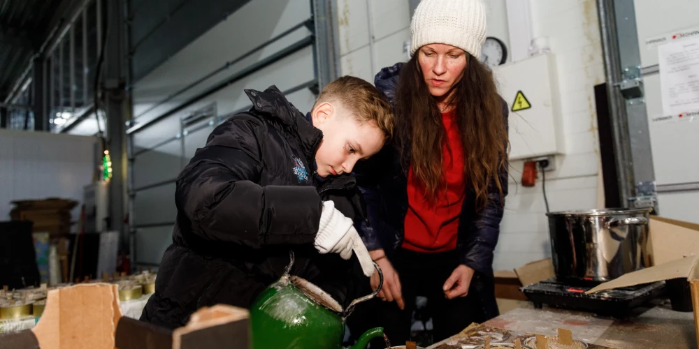 Labdarības akcijas "Ziemassvētku ekspresis: Latvija-Ukraina" laikā no 15. līdz 19.decembrim sākotnēji tika plānots sarūpēt dāvanas 400 bērniem Ukrainas bērnunamos Černihivas pilsētā, Černihivas un Priluckas apgabalos. Šobrīd šīs dāvanas ir sagādātas, tāpēc akcijas organizatori aicina iepriecināt ar dāvanām vēl vismaz 400 bērnu.