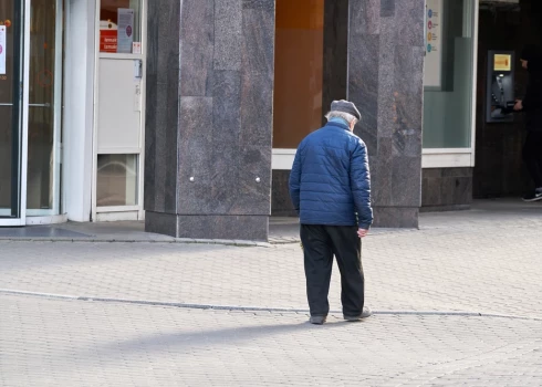 Число пожилых людей за последние 30 лет значительно выросло: в прошлом году в Латвии проживало почти 394 тысячи граждан в возрасте 65 лет и старше