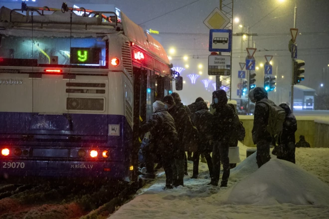 No 2023. gada janvāra pie būtiskām pārmaiņām jāpierod “Rīgas satiksmes” pasažieriem: vairs nav tāds biļešu klāsts, pie kāda gadu gadiem bijām pieraduši.