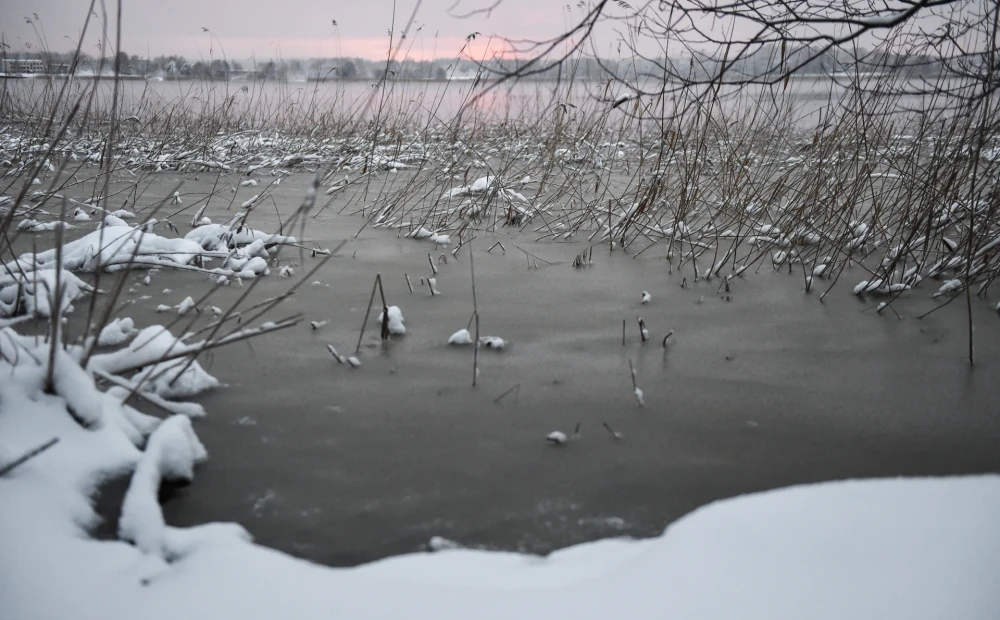 Un membro del distretto di Jēkabpils ha fatto irruzione nel ghiaccio del lago Sauka ed è morto