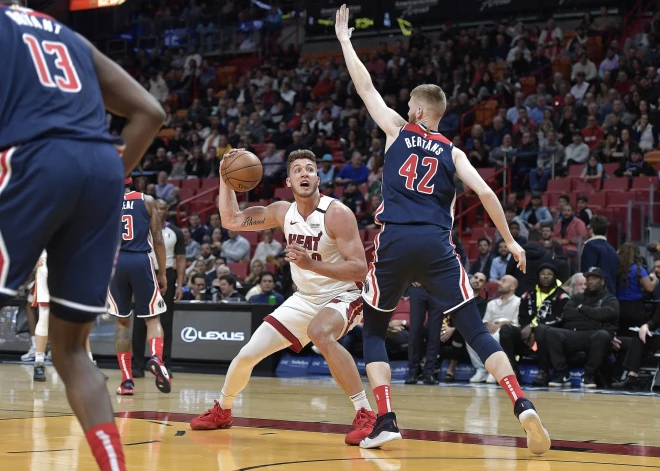 Bertāns saslimšanas dēļ nespēlē "Mavericks" uzvarā par "Trail Blazers"