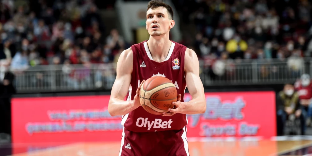 Latvijas vīriešu basketbola izlases spēlētājs Rodions Kurucs.