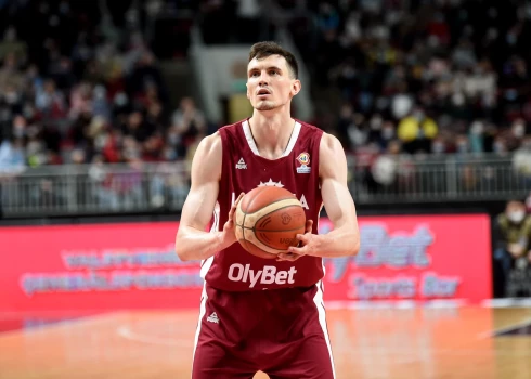 Latvijas vīriešu basketbola izlases spēlētājs Rodions Kurucs.