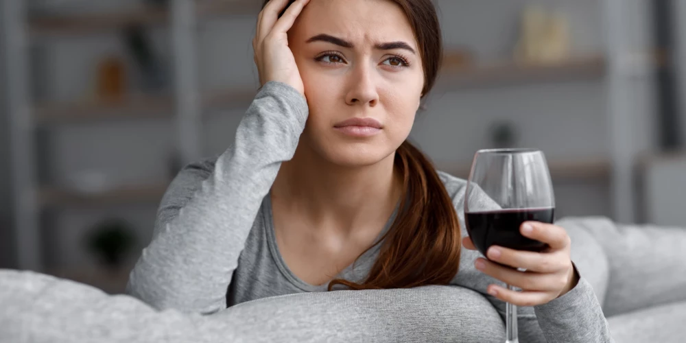 Pēc vīna glāzes sāp galva? Lūk, par ko tas signalizē