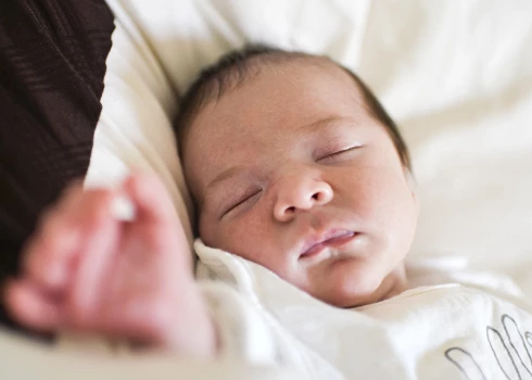 Kāda mūzika ļauj zīdaiņiem labāk iemigt?
