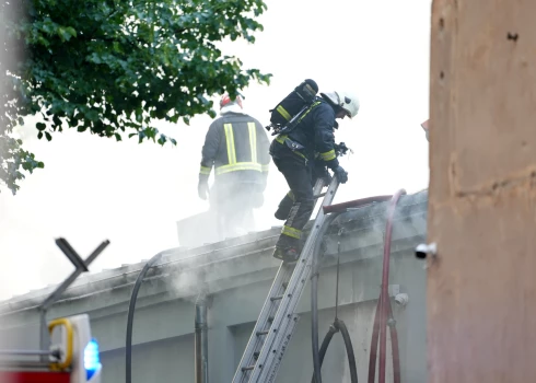 За сутки в Латвии произошло пять пожаров - пострадали 8 человек; почти 30 эвакуированных