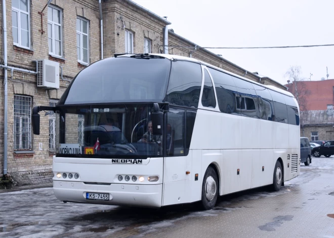 Autobusu vadītāju trūkuma dēļ atcelti vairāki reisi maršrutos Rīga-Vangaži un Rīga-Sigulda