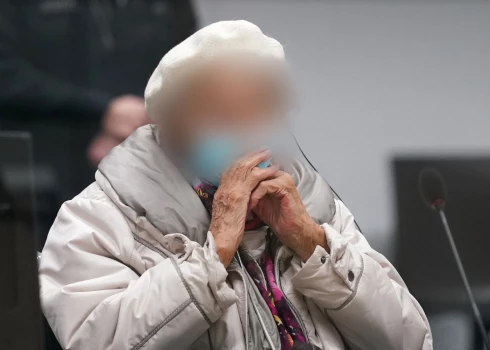 97 gadus vecu nacistu sekretāri atzīst par vainīgu 11 000 ebreju slepkavībās 