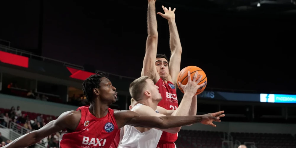 "VEF Rīga" FIBA Čempionu līgas sezonu noslēdz ar zaudējumu "Baxi" komandai, uzvarētājiem 21 punktu gūstot Šteinbergam
