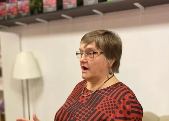 11. klases skolēni nelaimīgi lūdz skolotāju, lai viņiem beidzot iemāca ābeces pamatus