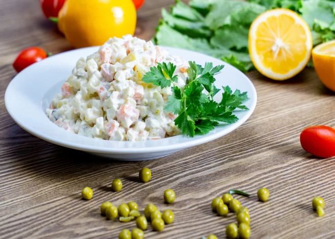 Alternatīvas, kas svētkos ļaus iztikt bez tauku bumbas majonēzes