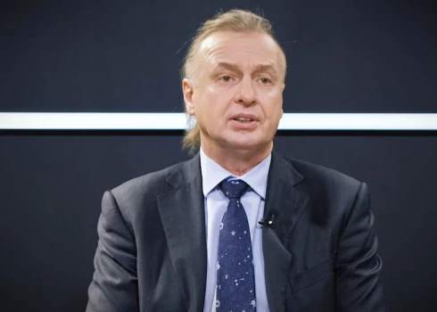 Ērglis uzskata, ka "Doždj" ir bijusi "pietiekami liela inteliģence" un bijušas "redakcionāli labas lietas", bet likumi tomēr jāievēro.