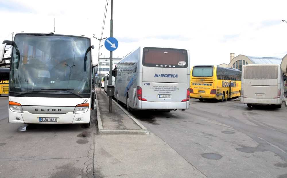 Autobusu vadītāju trūkuma dēļ 